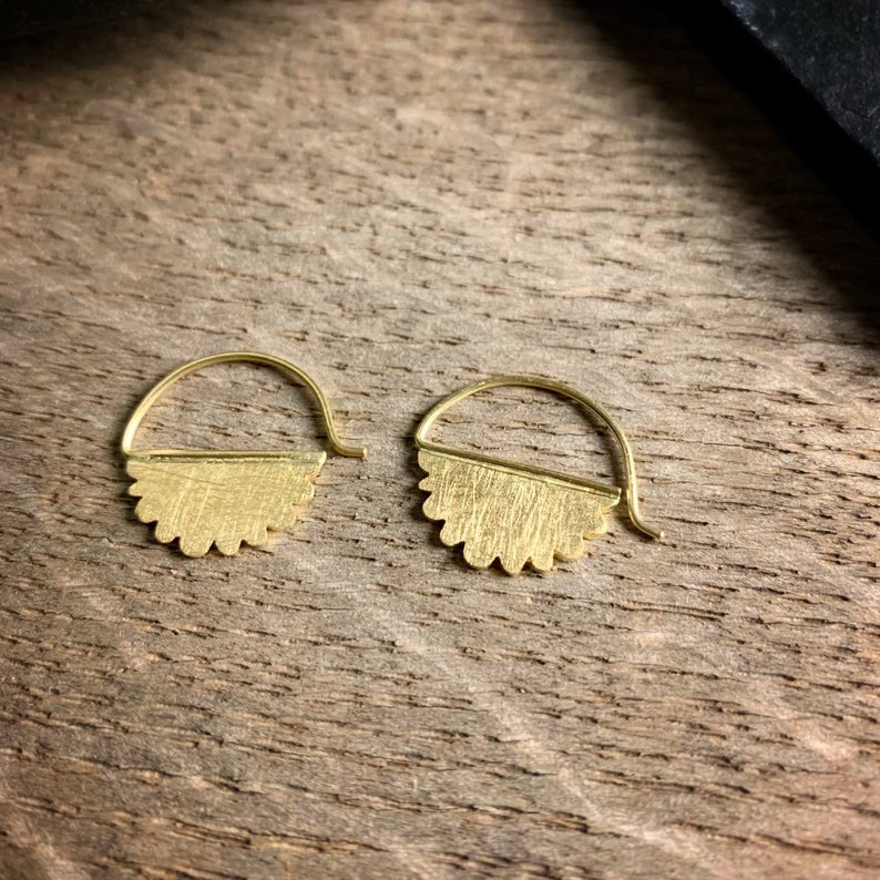 two scalloped edge cloud earrings in solid 18k yellow gold