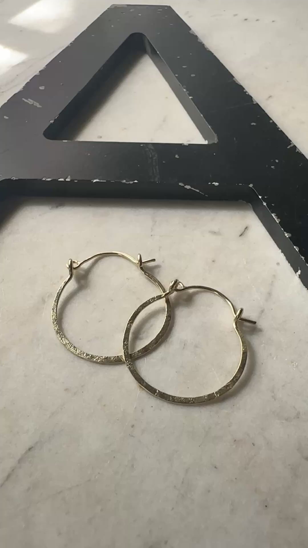 18k yellow gold hammered hoop earrings 